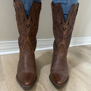 Justin Boots in the style Makayla